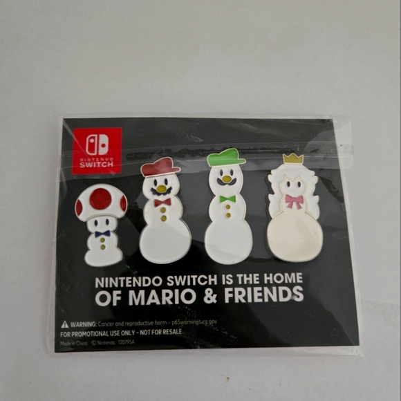 NEW NINTENDO SWITCH SUPER MARIO SNOWMAN PINS - Picture 1 of 2